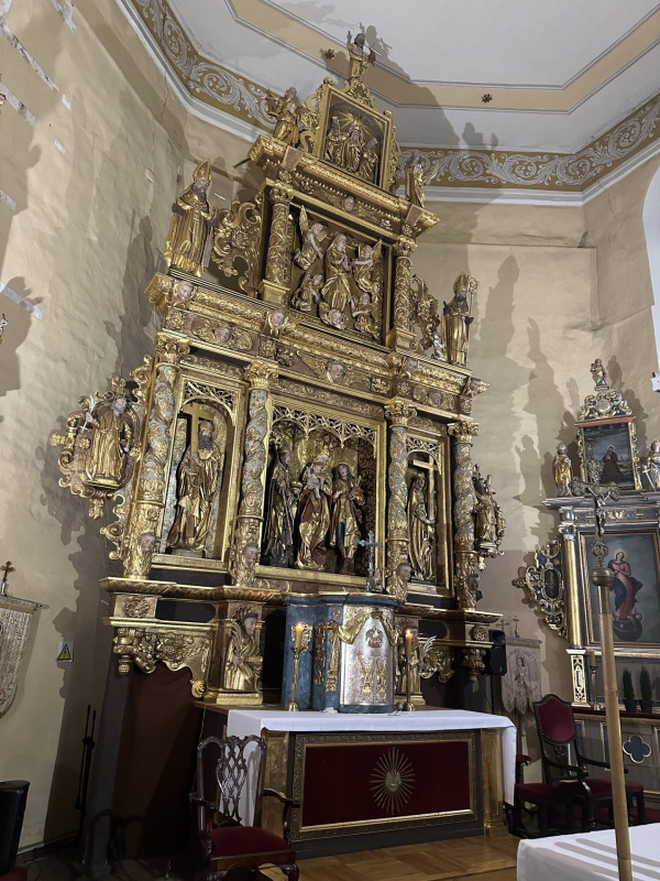  Ołtarz główny 